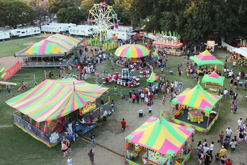 Pedstrian traffic at county fair