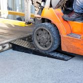 20CR24911 Guardian Rubber Dual Wedge Shipping Container Ramps - 49 x 11 2