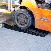 20CR44911 Guardian Rubber Full-Width Wedge Shipping Container Ramps - 49 x 44 2