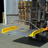 ADB-6060-15000 Guardian 60 x 60 Aluminum Dock Board for 7 Height Differential - 15000 lb Capacity 2